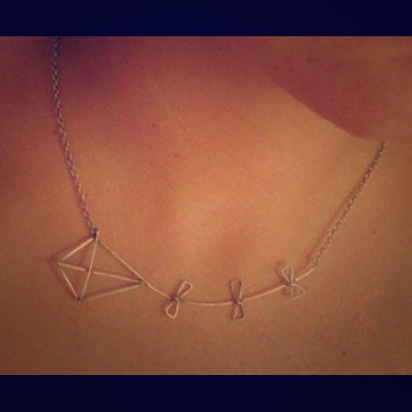Jewelry - Cutest sterling silver wired KITE design necklace
